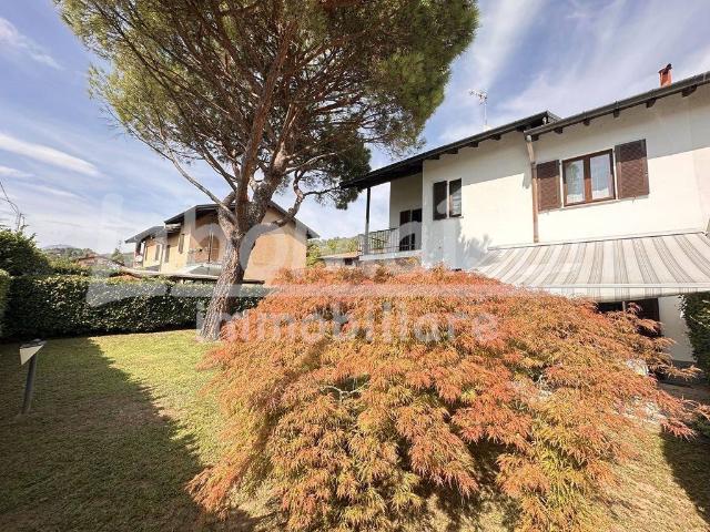 Villa in vendita a Cocquio Trevisago VA