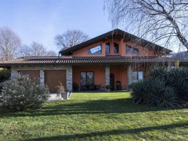 Villa in vendita a Cocquio Trevisago VA