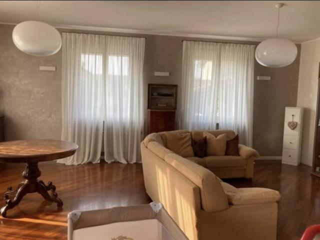 Villa in vendita a Casalpusterlengo LO