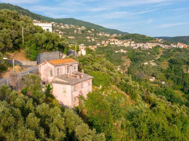 Villa in vendita a Cogorno GE