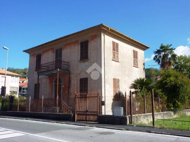 Villa in vendita a Cogorno GE
