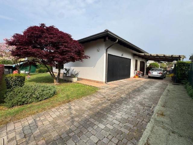 Villa in vendita a Cogliate MB