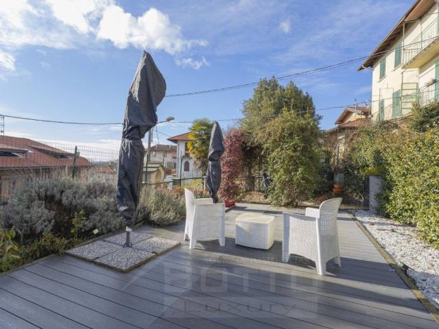 Villa in vendita a Colazza NO