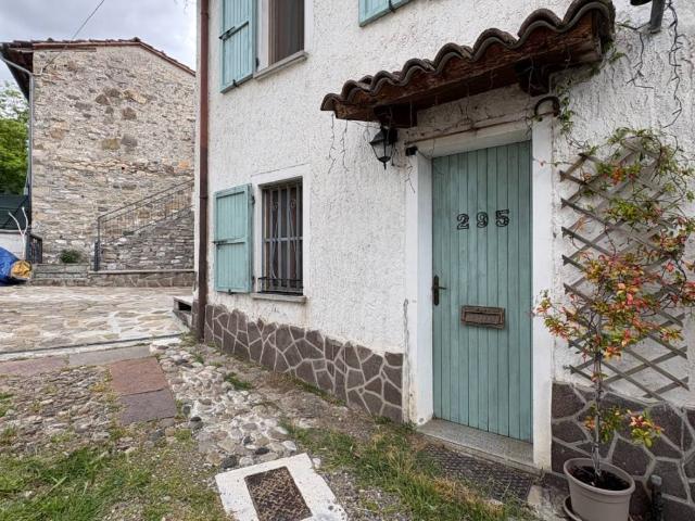 Villa in vendita a Coli PC