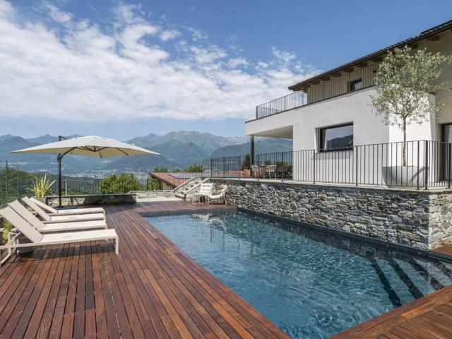 Villa in vendita a Colico LC