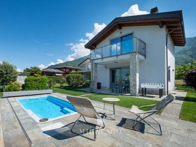 Villa in vendita a Colico LC