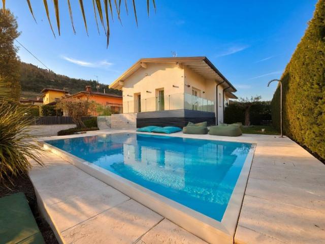 Villa in vendita a Cologne BS
