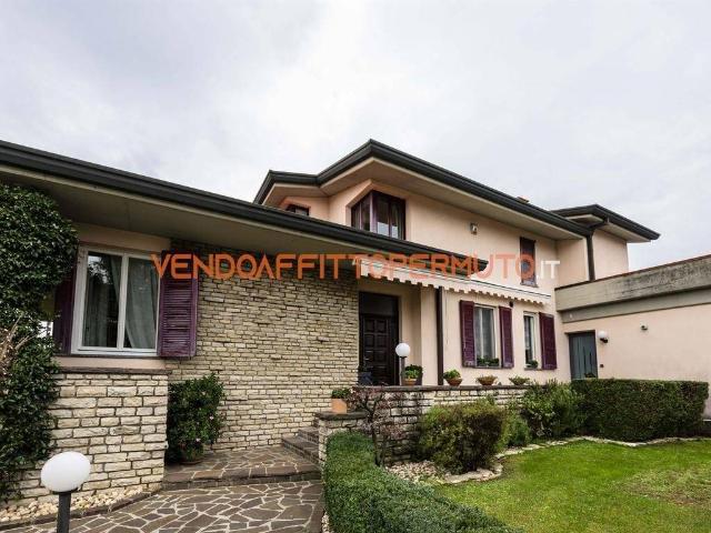 Villa in vendita a Cologne BS
