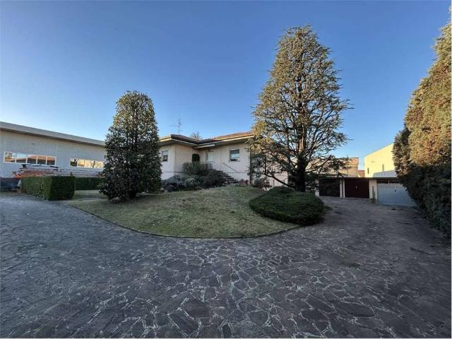 Villa in vendita a Cologno al Serio BG