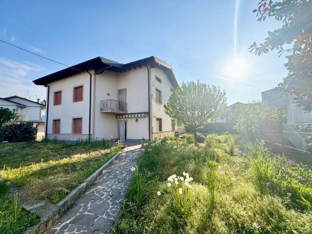 Villa in vendita a Cologno al Serio BG