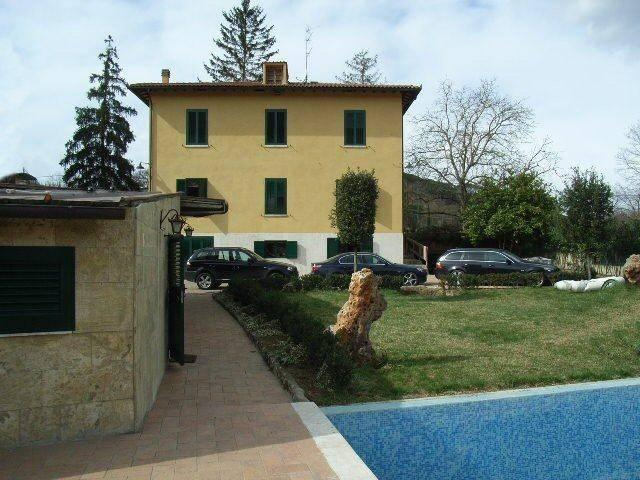 Villa in vendita a Colle di Val d'Elsa SI