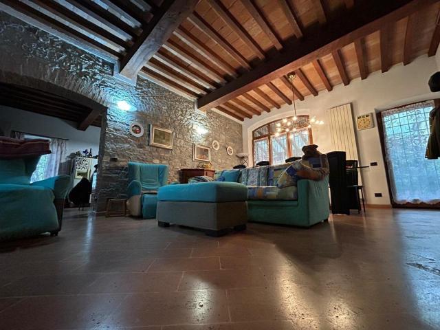 Villa in vendita a Collecchio