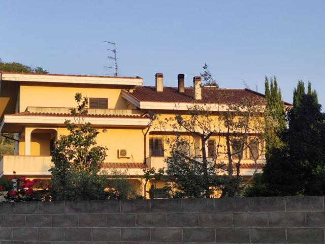 Villa in vendita a Collecorvino PE