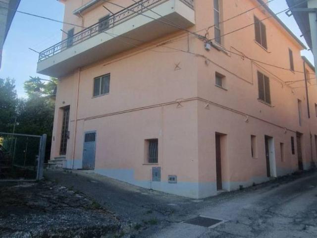 Villa in vendita a Colledara TE