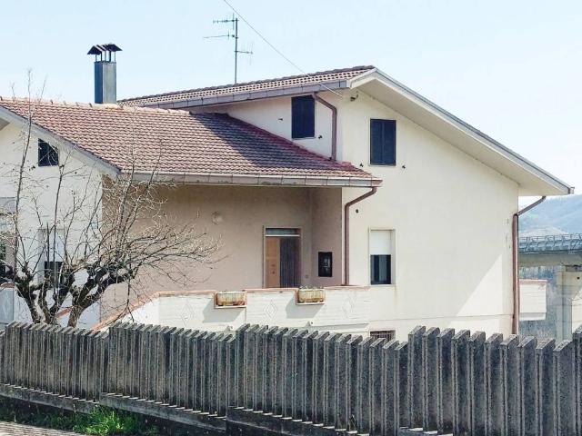 Villa in vendita a Colledara TE