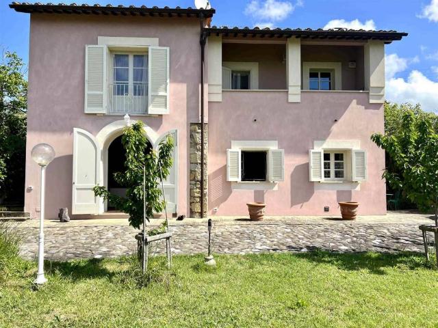 Villa in vendita a Collesalvetti LI