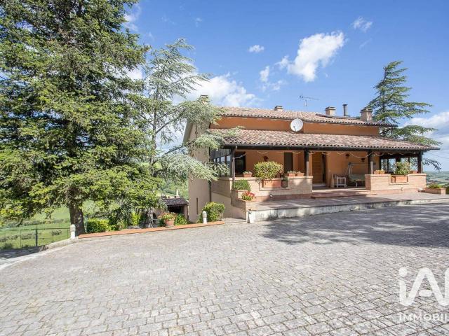 Villa in vendita a Colmurano