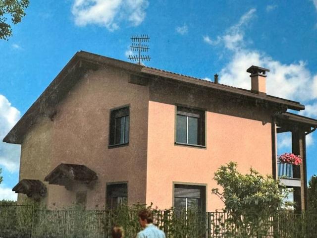 Villa in vendita a Colverde CO