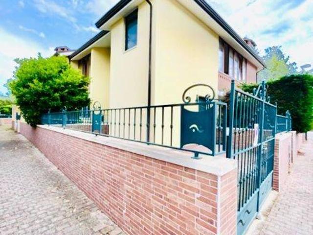 Villa in vendita a Comacchio FE