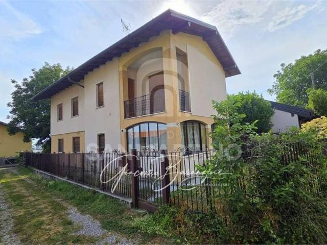 Villa in vendita a Comerio VA