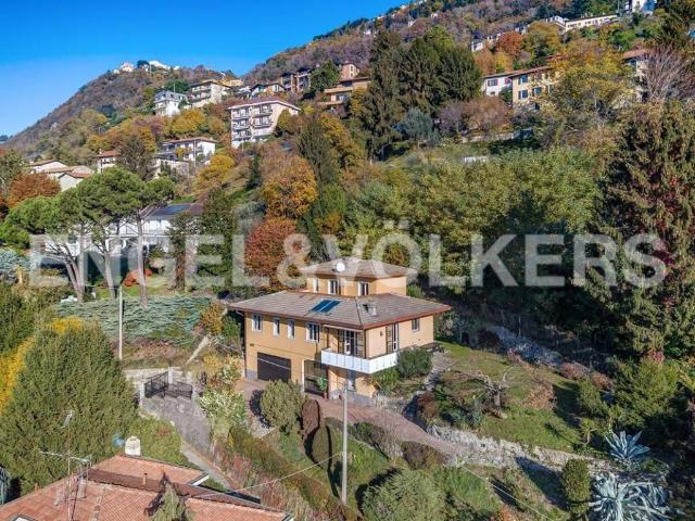 Villa in vendita a Como CO
