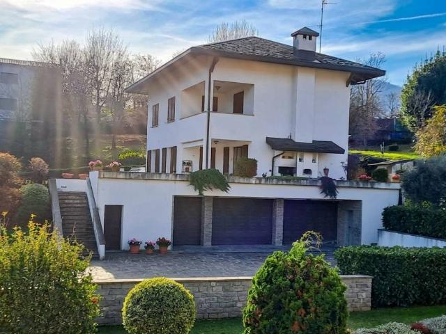Villa in vendita a Como CO