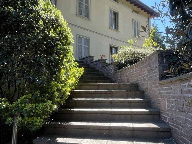 Villa in vendita a Como CO