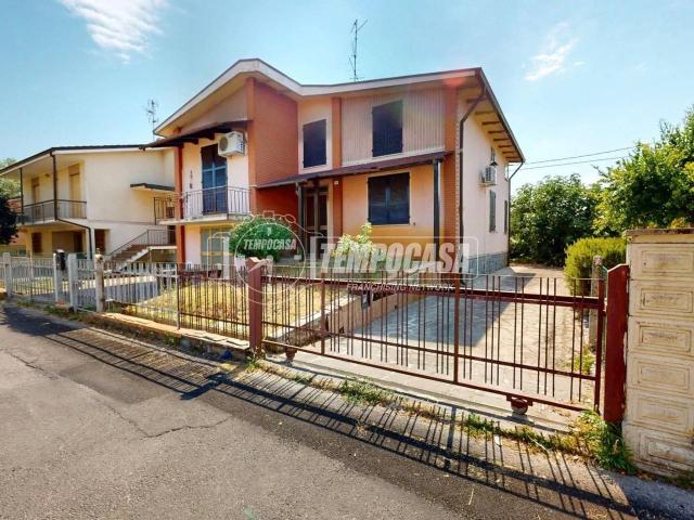 Villa in vendita a Concordia Sulla Secchia