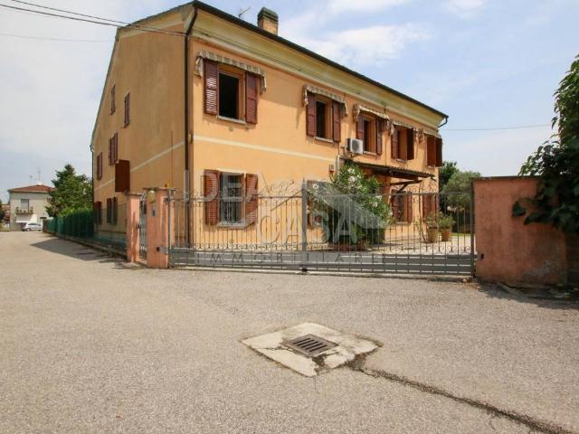 Villa in vendita a Concordia sulla Secchia MO