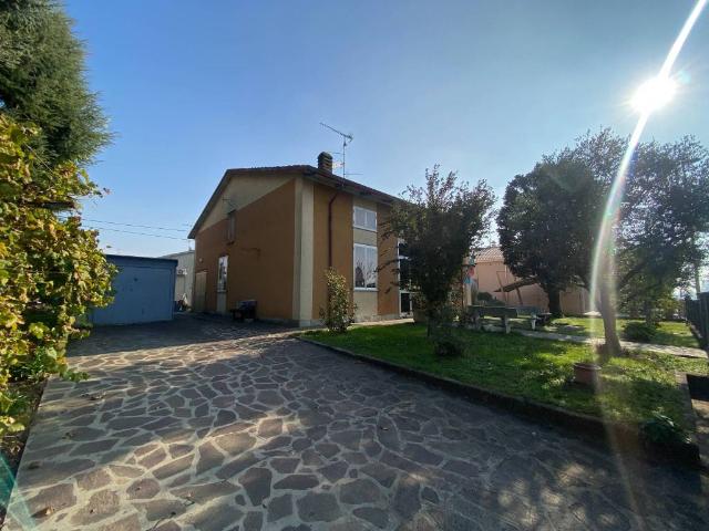 Villa in vendita a Concordia sulla Secchia MO