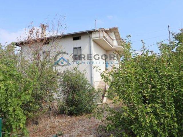 Villa in vendita a Controguerra TE