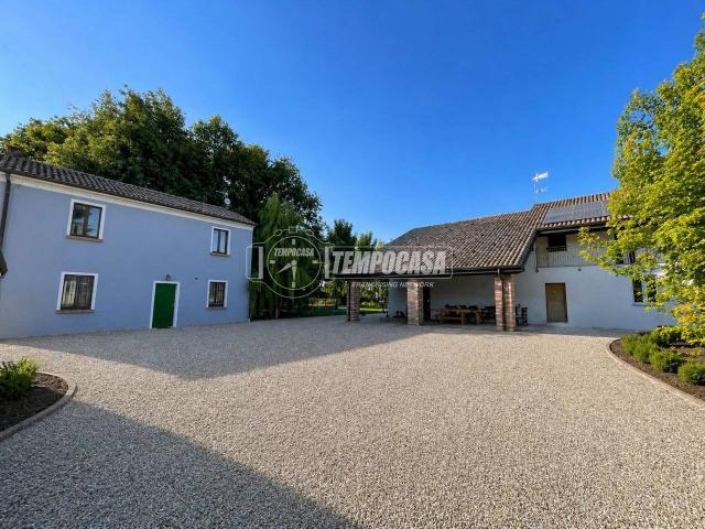 Villa in vendita a Corana