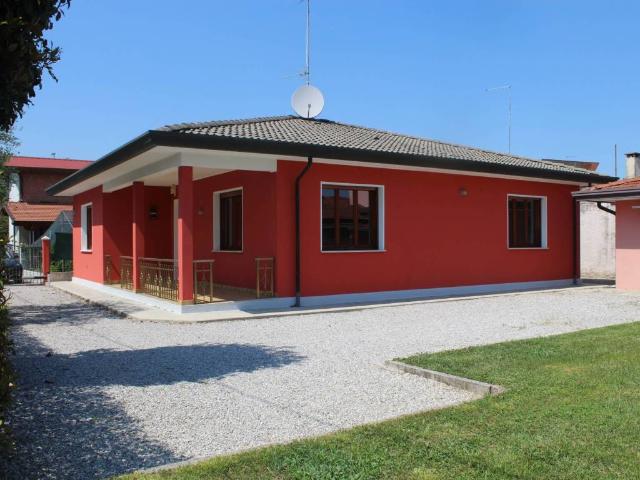 Villa in vendita a Cordenons PN