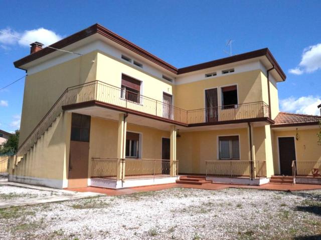 Villa in vendita a Cordenons PN