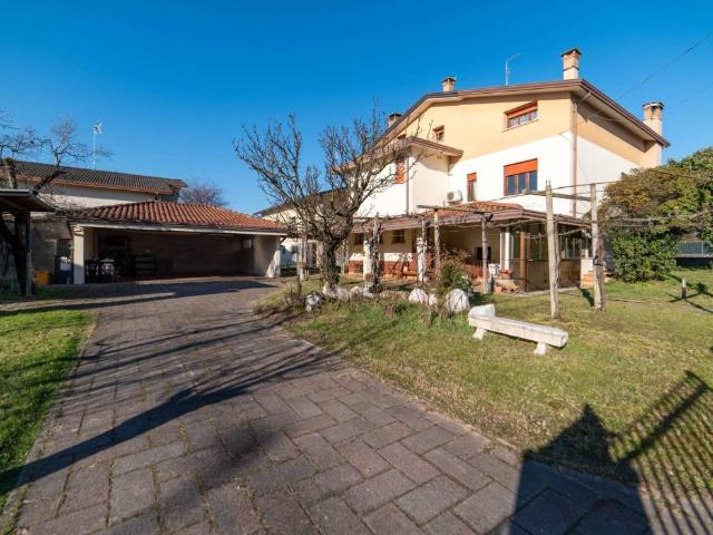 Villa in vendita a Cordenons PN
