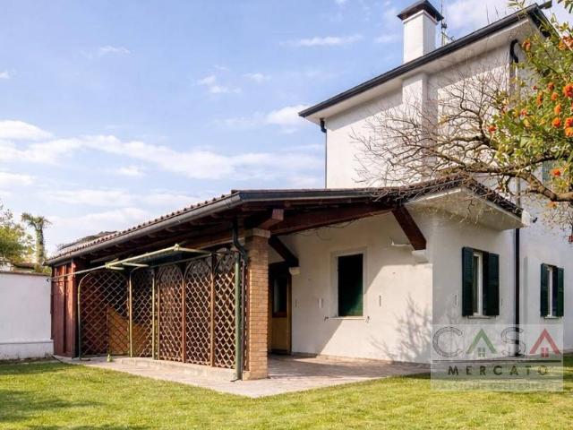 Villa in vendita a Cordenons PN