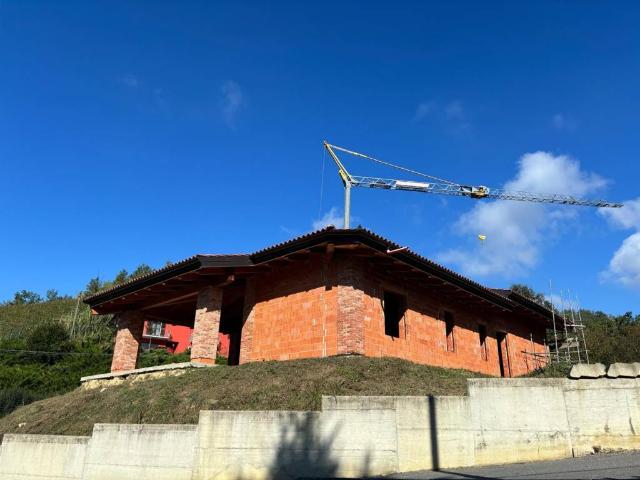 Villa in vendita a Corneliano d'Alba CN