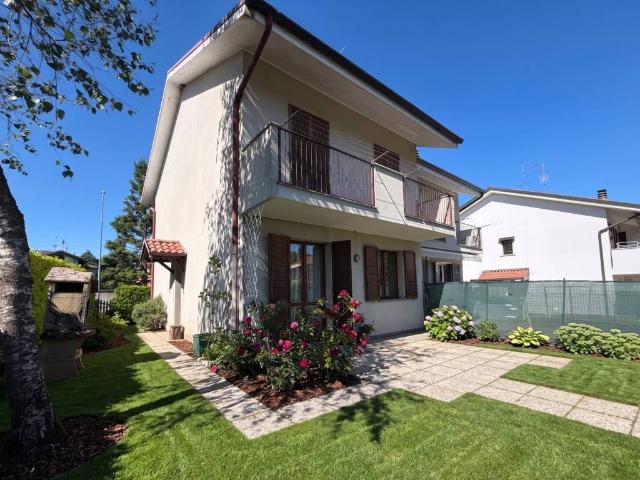 Villa in vendita a Correzzana MB