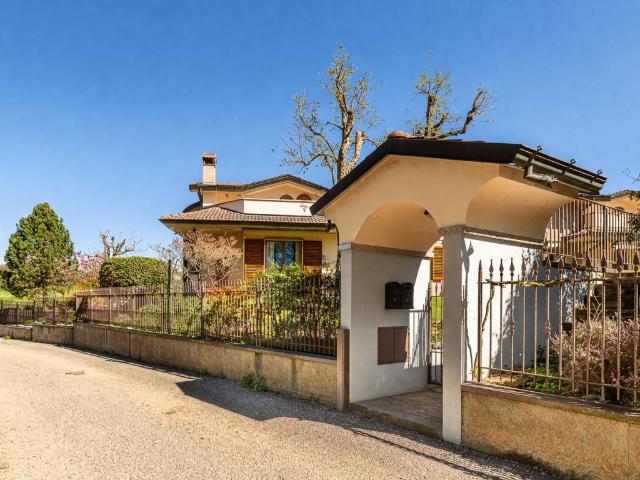 Villa in vendita a Correzzana MB