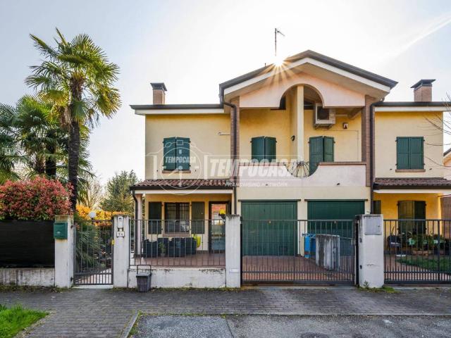 Villa in vendita a Correggio RE