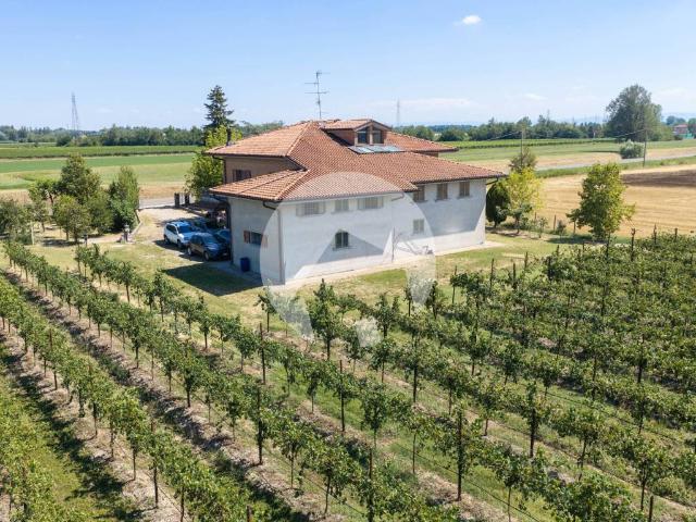 Villa in vendita a Correggio RE