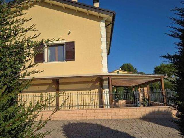 Villa in vendita a Corridonia MC