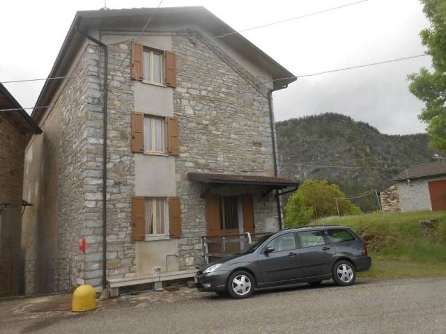Villa in vendita a Corte Brugnatella PC