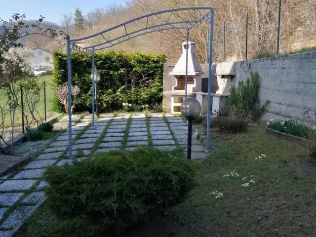 Villa in vendita a Corte Brugnatella PC