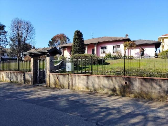 Villa in vendita a Cossato BI