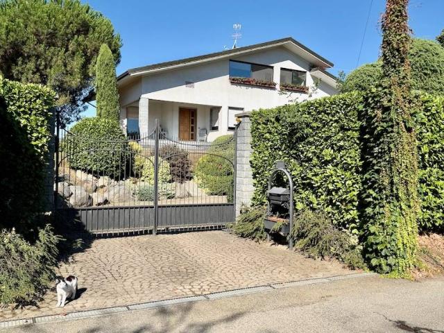 Villa in vendita a Cossato BI