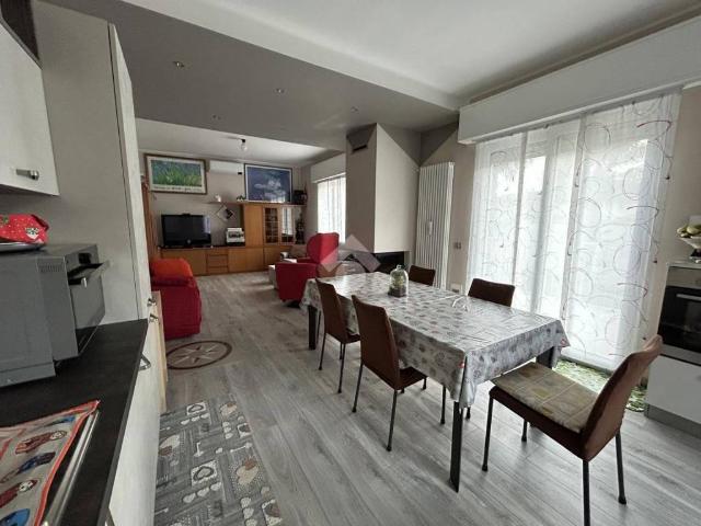 Villa in vendita a Costa Volpino BG