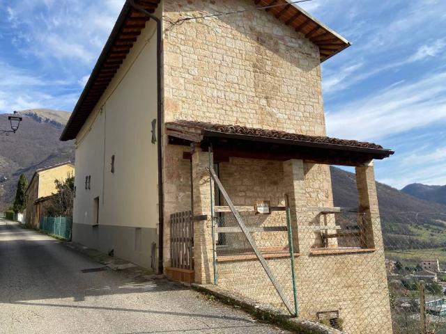Villa in vendita a Costacciaro PG