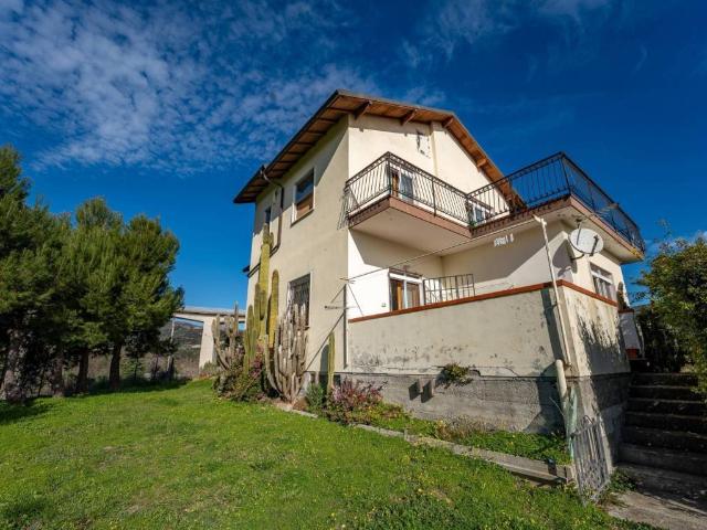 Villa in vendita a Costarainera IM