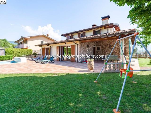 Villa in vendita a Costermano sul Garda